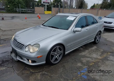 2005 Mercedes-Benz C 55 Amg z USA, uszkodzony, nr VIN WDBRF76J95F591317